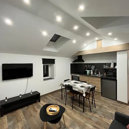 Serenity Apartment *
